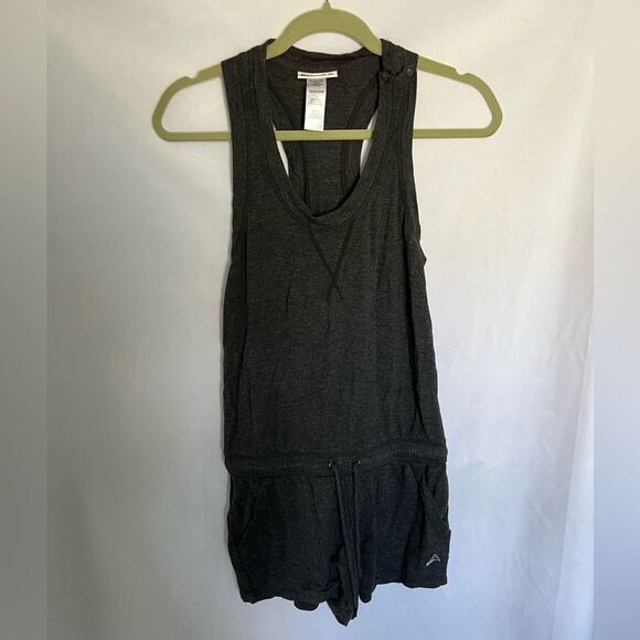 Reebok Gray Romper Womens size XS Snaps and Waist Tie - Picture 1 of 7